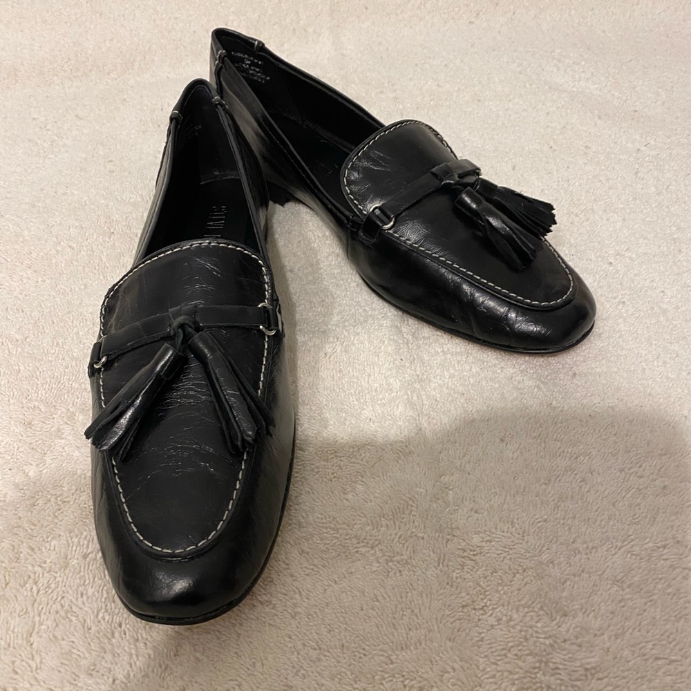 NEW STEVE MADDEN Torie black loafers with tassels SZ8